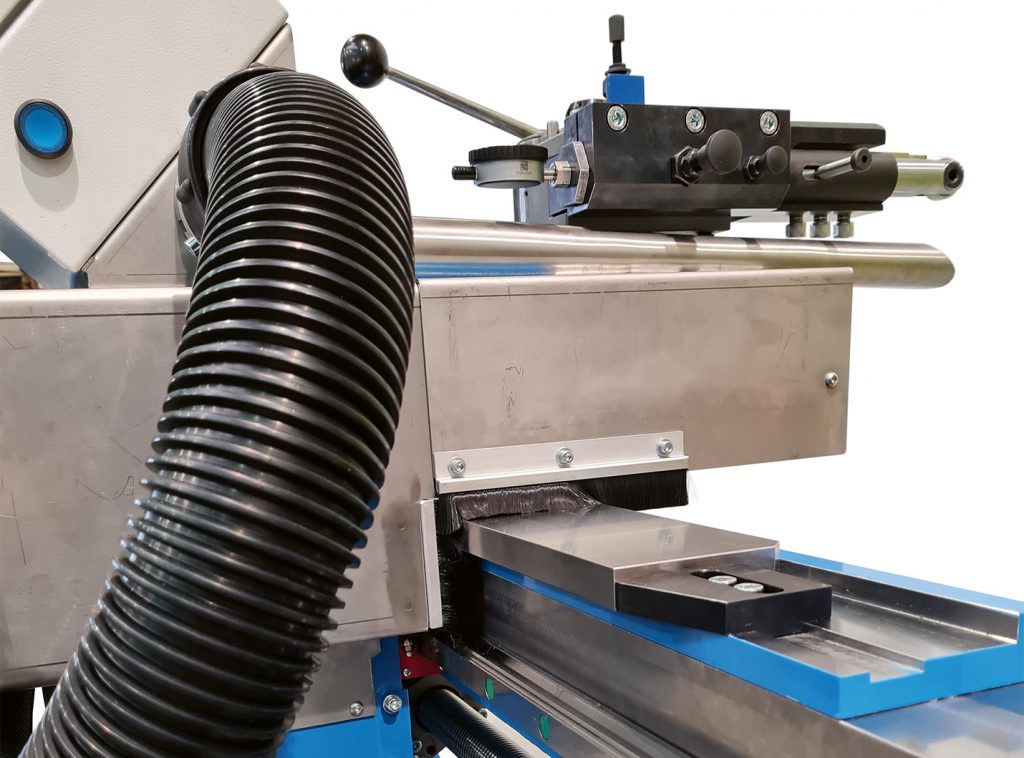 Paper roll turning machine